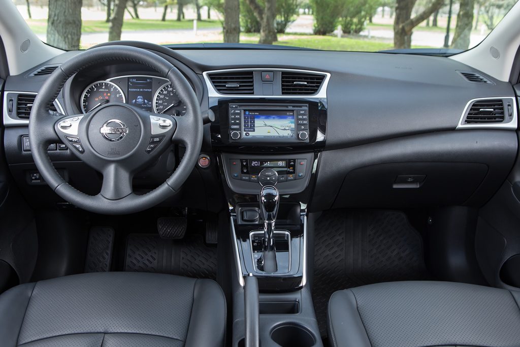 NissanSentraInterior1